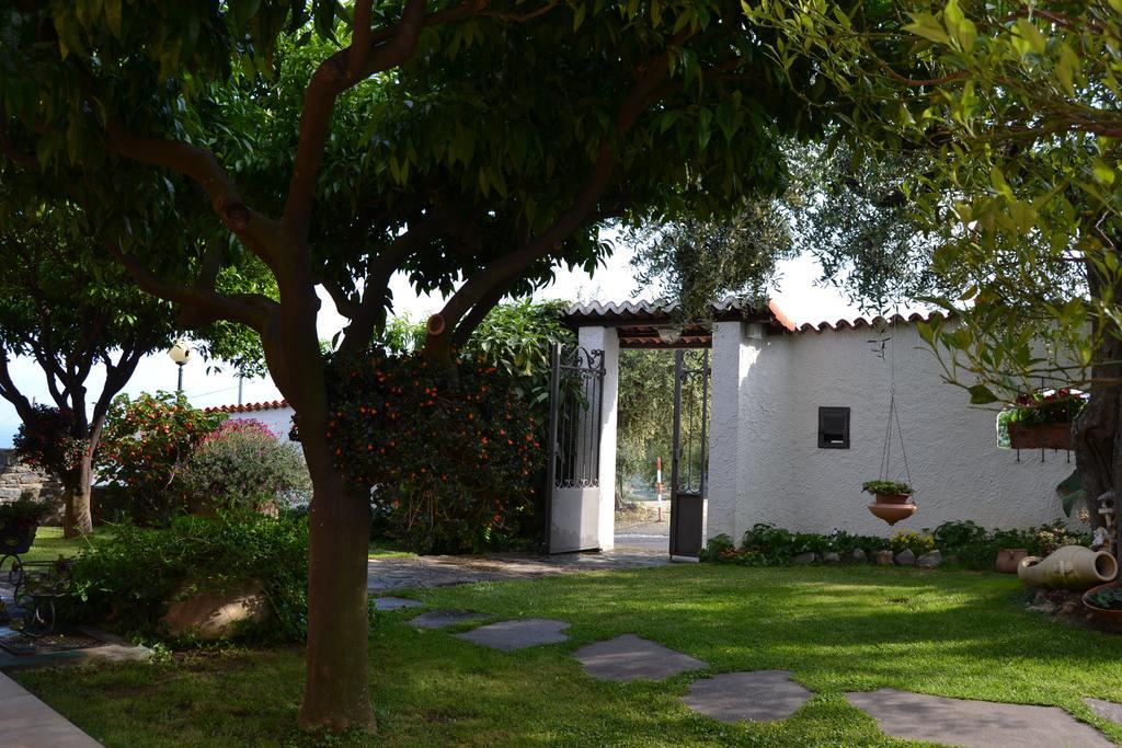 Azienda Agrituristica Villa Arianna Imperia Exterior photo